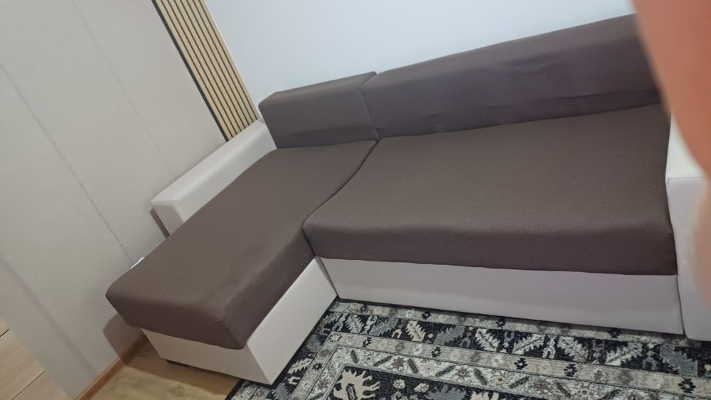 Vand canapea tip coltar