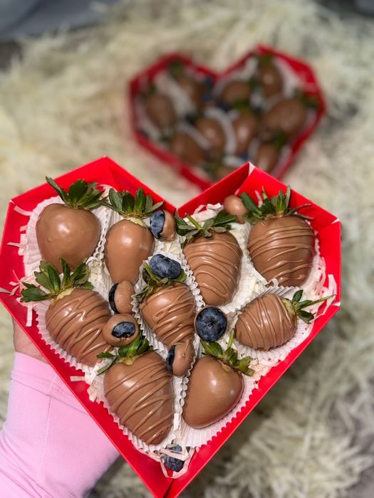 Клубника в шоколаде на заказ