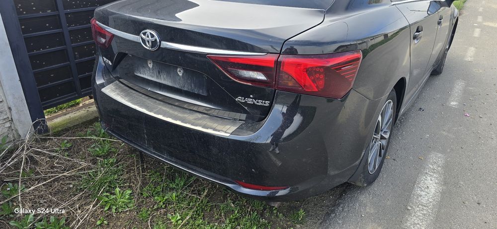 Capota spate toyota avensis dupa 2015
