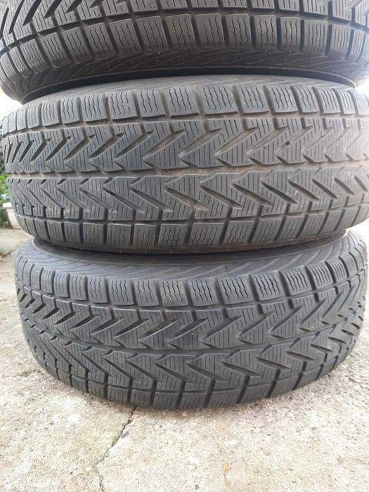 4 Броя 225/65/17 Vredestein 2x6,6мм 2х6мм