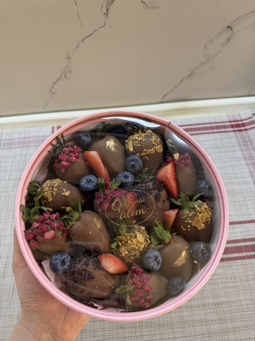 Клубника в шоколаде Алматы