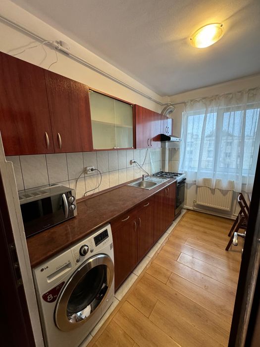 Închiriez Apartament Podu Roș la 7min de Palas Mall