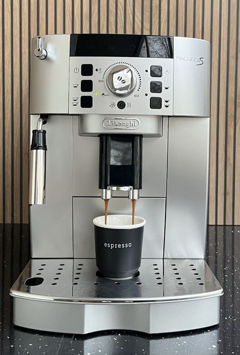 Delonghi Magnifica S - Перфектно състояние с 6 месеца гаранция!