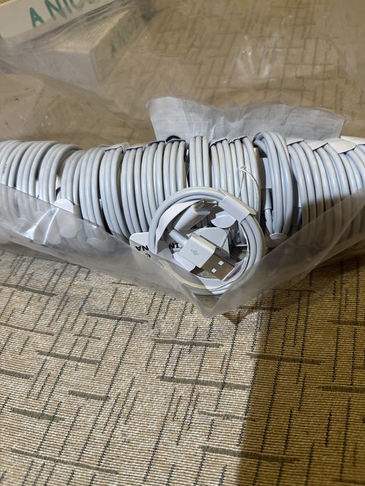 Кабели за зареждане от USB към type C i Lightning