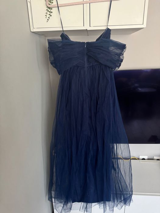 Тъмно синя рокля LACE&BEADS ASOS  тюл паднали рамене  ххс хс размер