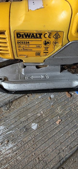 fierastrau pendular dewalt dcs334