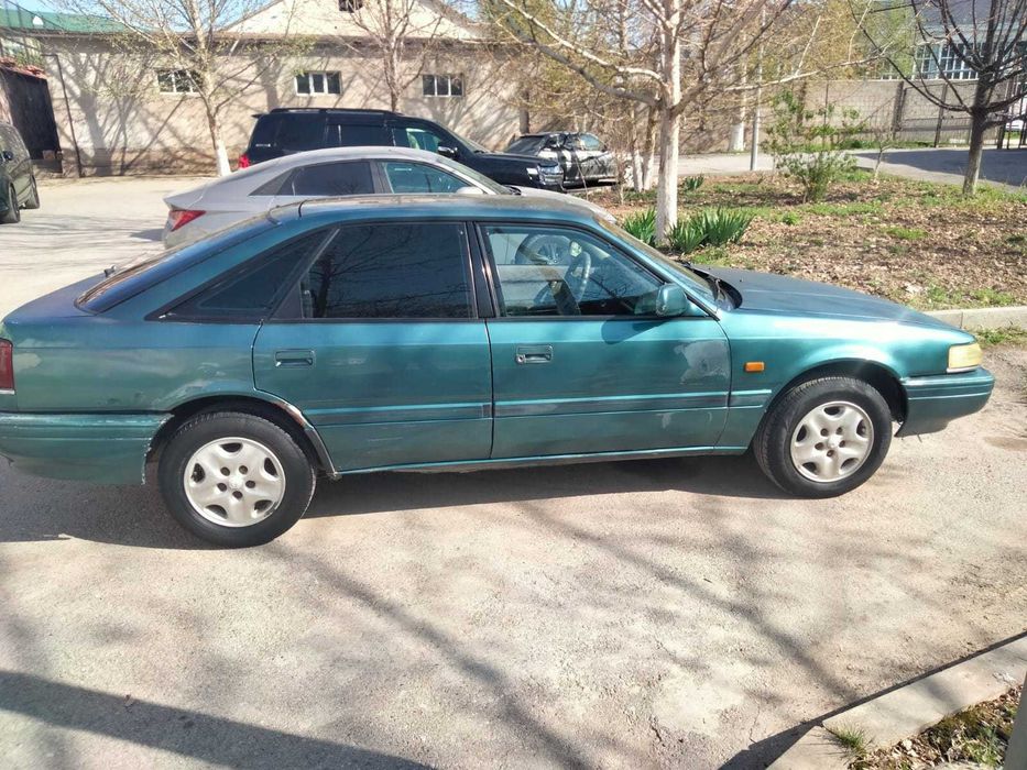 Машина mazda 626