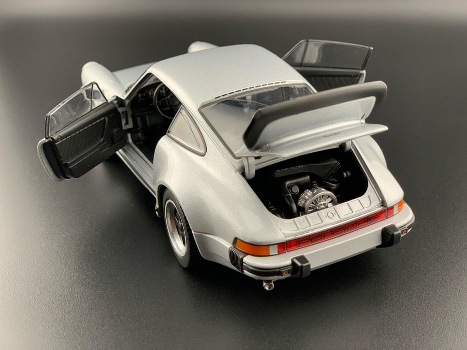 Macheta auto Porsche 911 Turbo 930 , Welly, 1/24