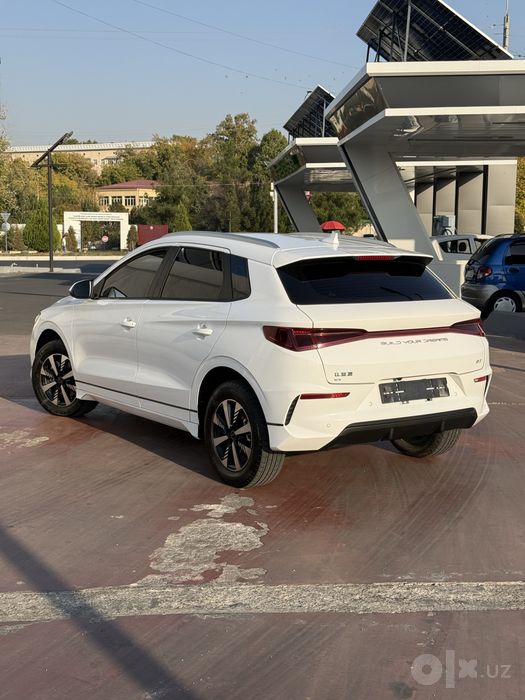 Byd e2 luxury 2023 kraska tozza