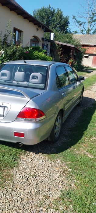 Vând mașină mitsubishi