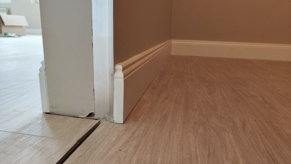 Професионален монтаж на паркет / ламинат ,первази ,лайсни