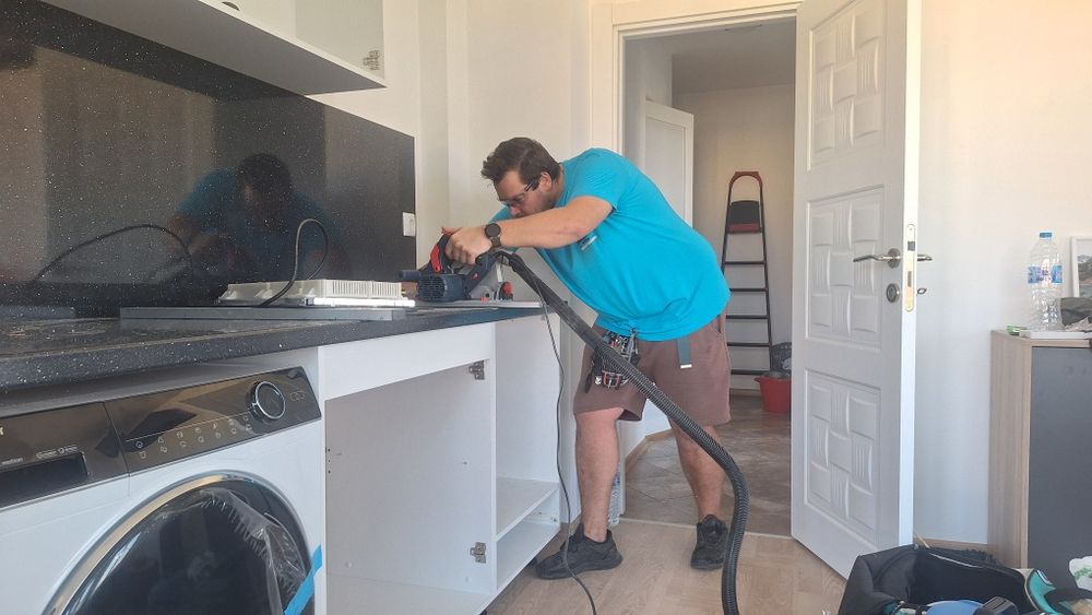 Сглобяване и Монтаж На Мебели и Кухни Варна | Домашен Майстор