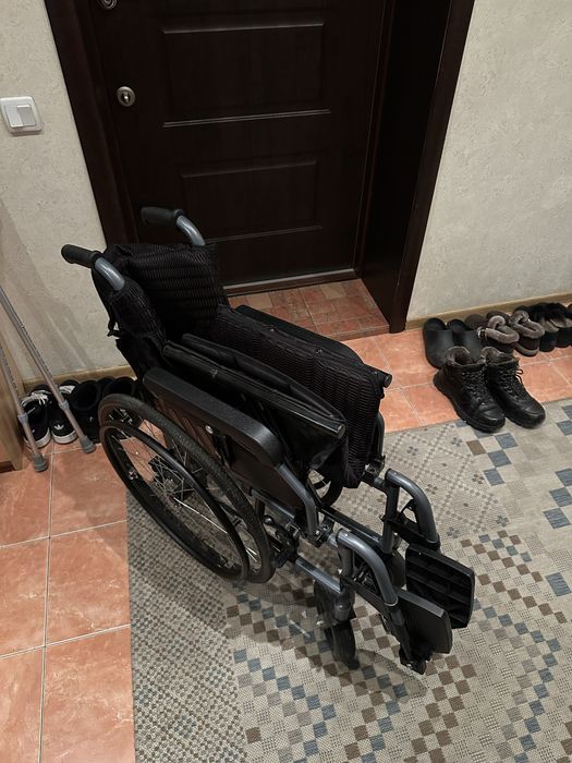 инвалидная коляска