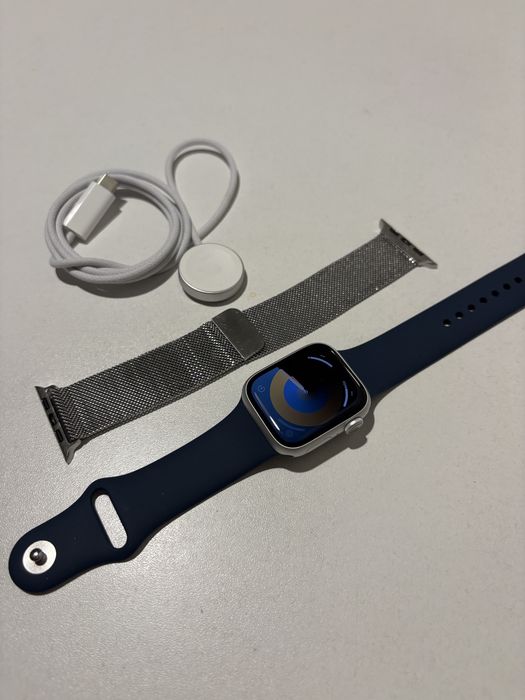 Apple Watch Series 9 41 мм / 64 GB
