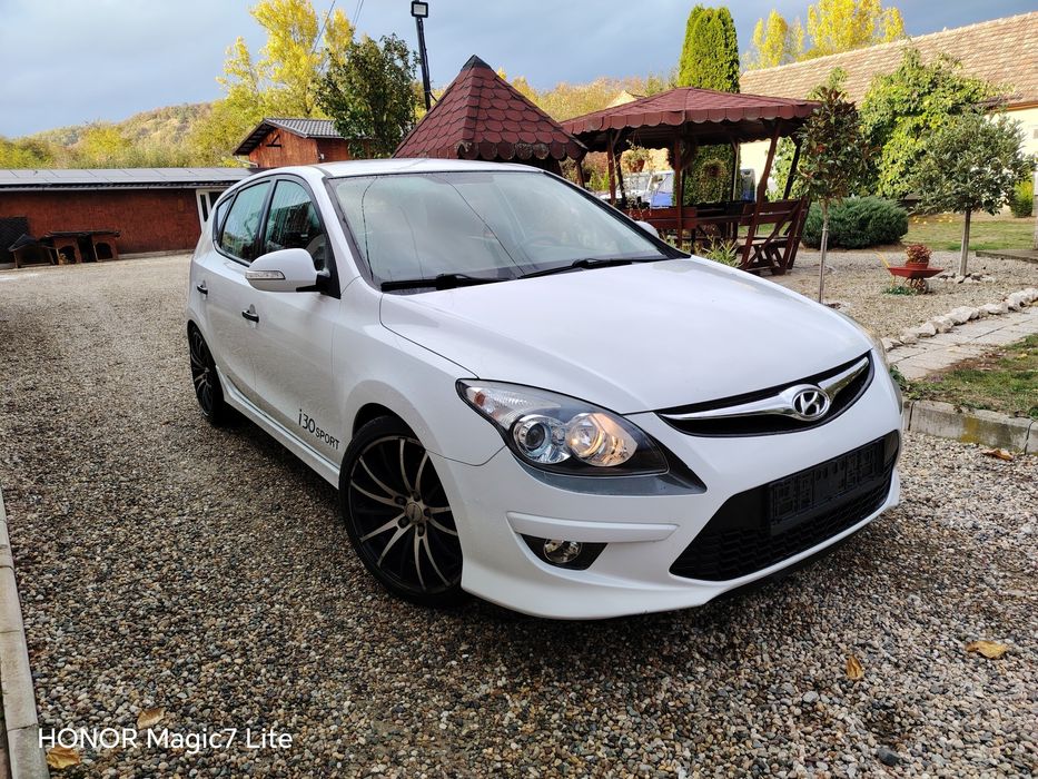 HYUNDAI i30 2011 — imagine 1