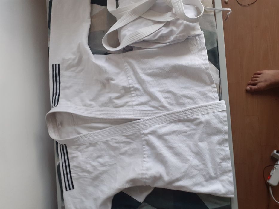 Duzdo kemano 48razmer sotiladi 250ming