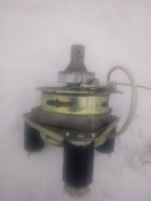 Продам пылесос  и  двигатель