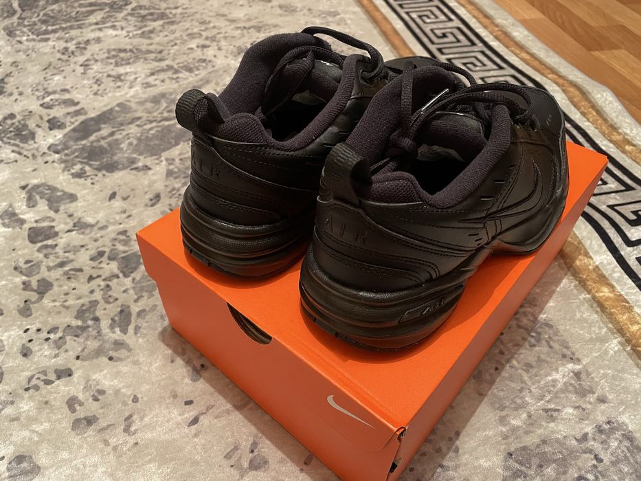 Кроссовки Nike Air Monarch 4