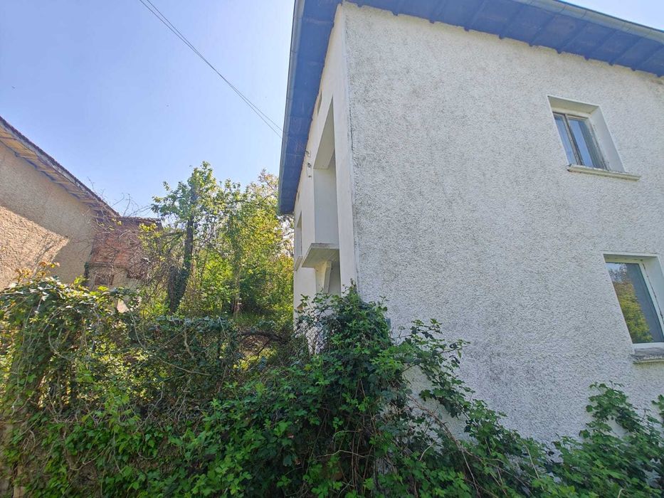 Продава се Къща в с. Голяма Брестница, Област Ловеч - 216 кв.м за 116 €/кв.м - Снимка #3