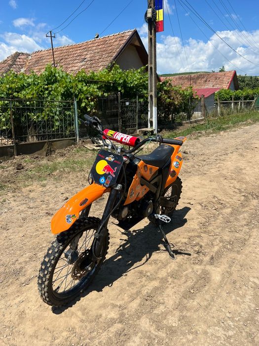 De vanzare cross kxd 125cc
