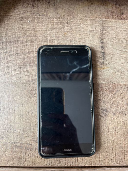 Телефон Huawei PRA-LX1