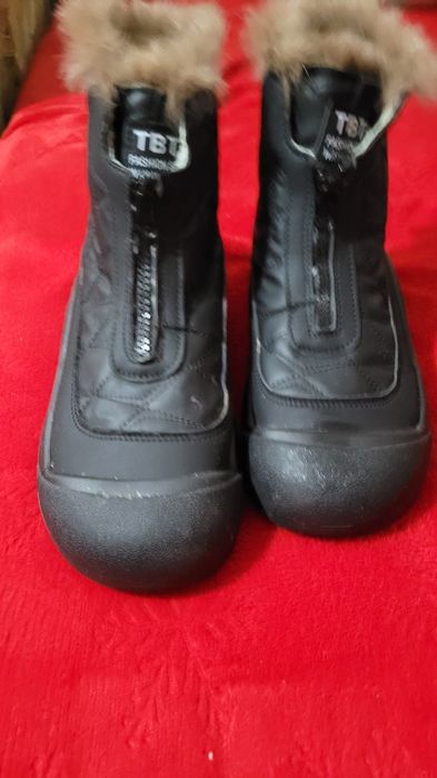 Vand cizme de zăpadă noi mărimea 40