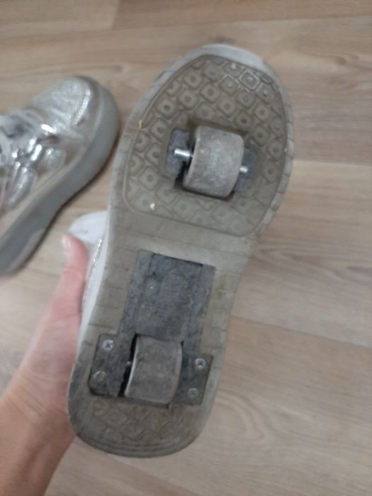 Кроссовки ролики