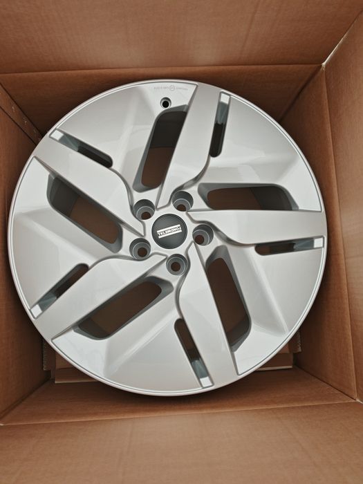 Vand jante de aliaj pentru Tesla pe 19 marca Fondmetal