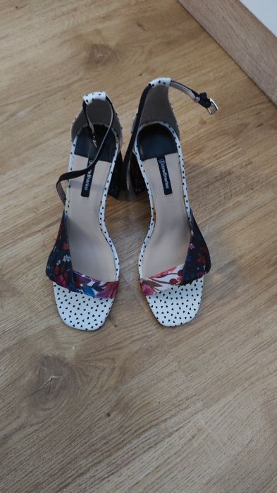 Сандали Sketcherr, Страдивариус,Кендъл+ Кели