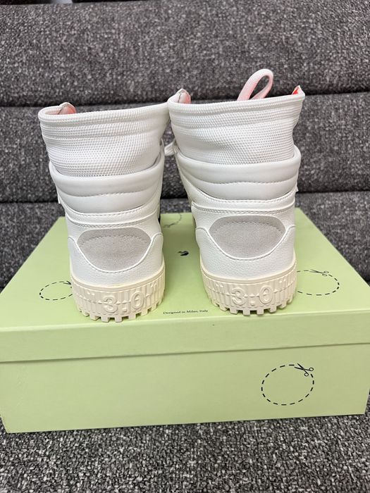 Adidasi off white court premium