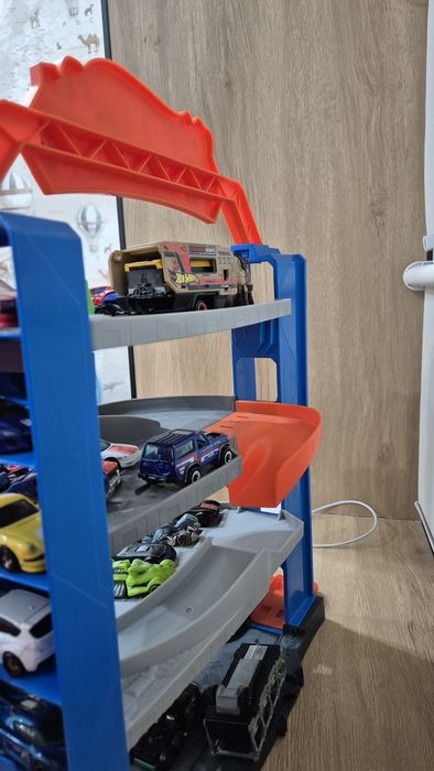 Hotwheels паркинг