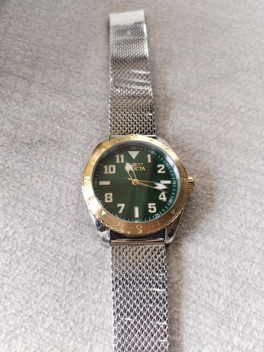 Invicta Specialty нов в кутия