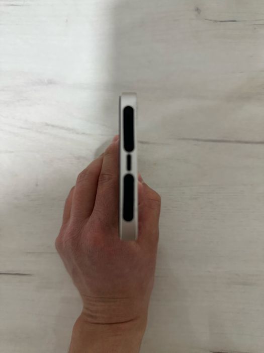 Продам айфон 13