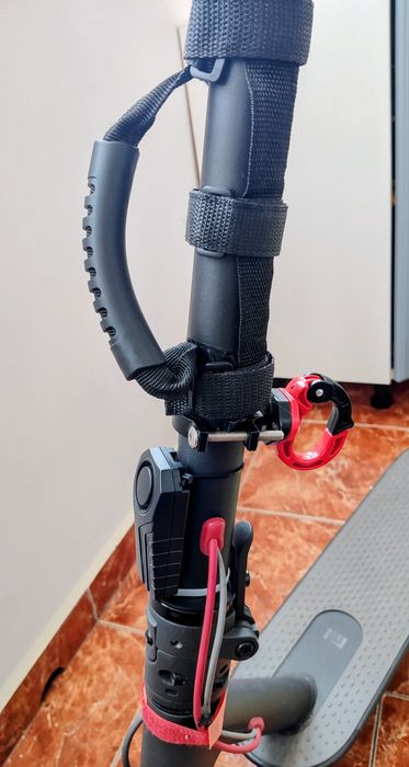 trotineta electrică Xiaomi M365, rulaj 1380 km, viteza 25km/h