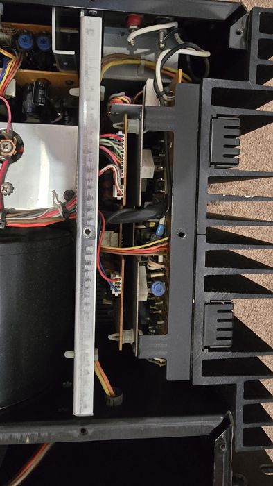 Продавам усилвател(крайно стъпало) YAMAHA PC-2002