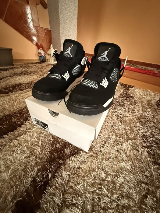 Nike Jordan 4 white thunder