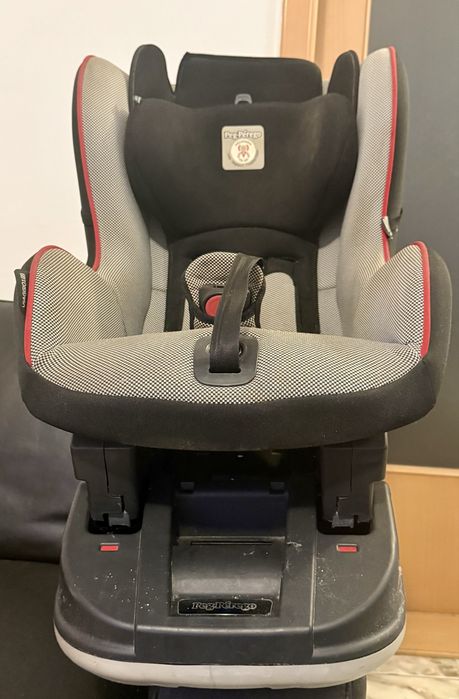 Scaun auto cu prindere isofix sau fără Peg Perego