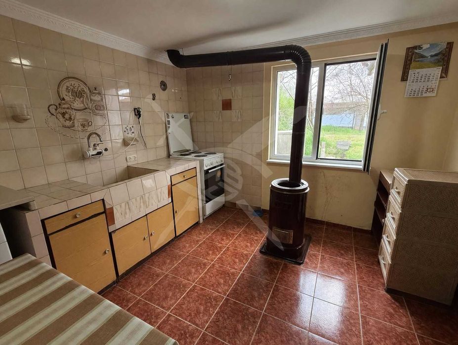 Двуетажна къща в с. Скутаре 92455