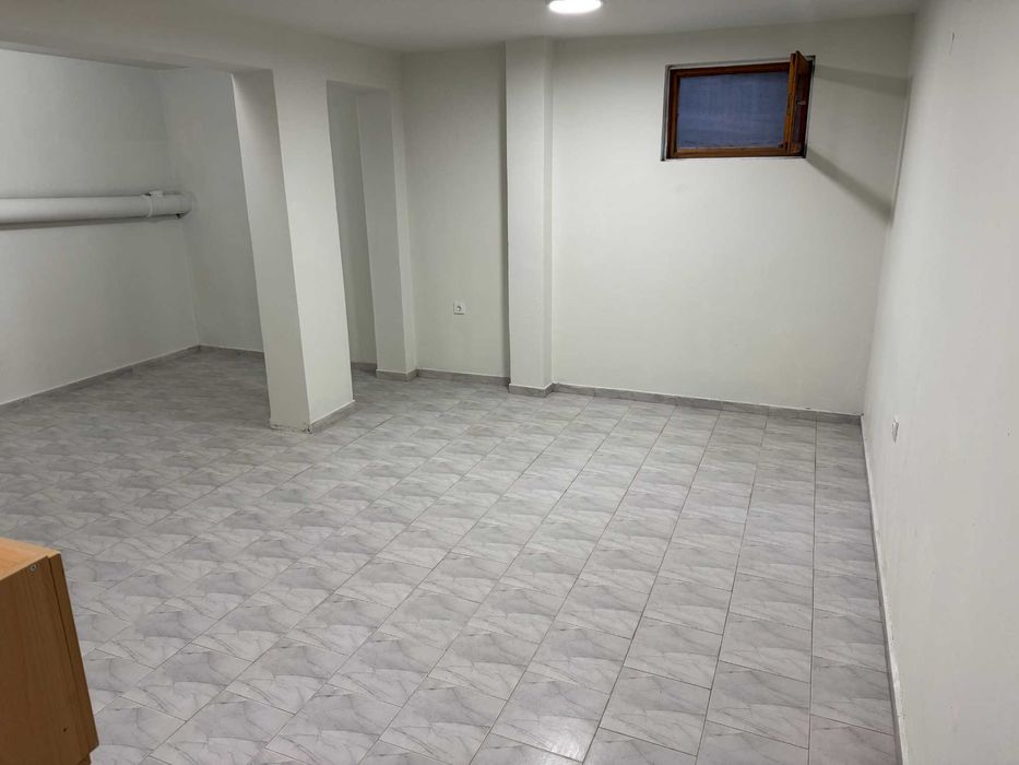 Дава се под наем Магазин в Пловдив, Централна гара - 83 кв.м за 561 € - Снимка #9