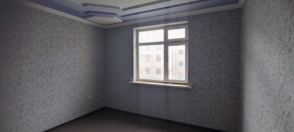 4х комнатная  на 2 м этаже на против Эркин савдо