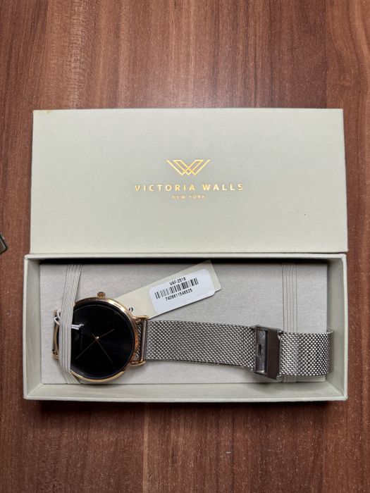 Ceas Victoria Walls