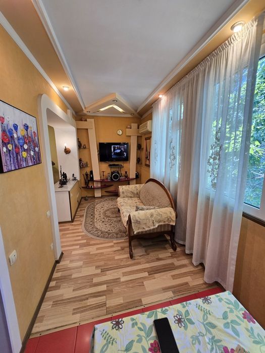 Буз-1 продаётся квартира 4/5/5 метро БИЙ