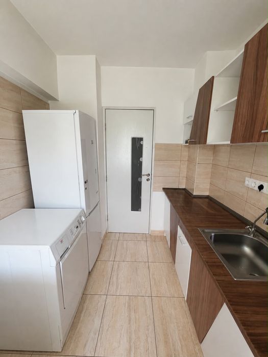 Vand Apartament cu 2 camere Aleea Bizusa Iulius Mall etaj intermediar Persoana Fizica