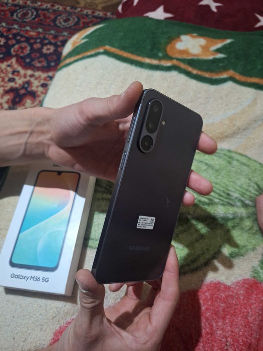 Samsung M36 5g почти новый. Каробка имеется
