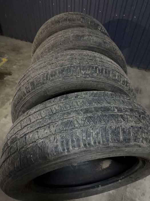 Продам комплект шин R20