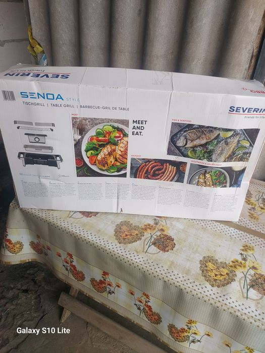 Vând Grill in formă de masă , vase pt bucătărie .