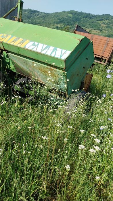 Vând balotiera gallingani pe sarma