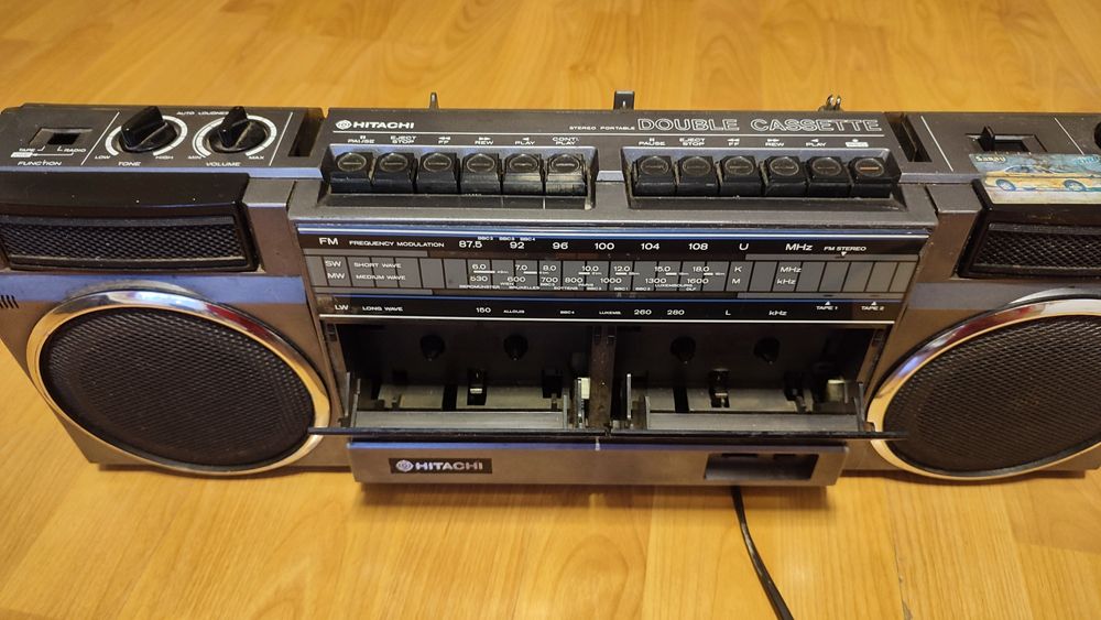 Ретро касетофон Hitachi Double Cassette + касети