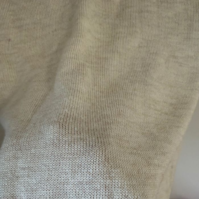 Бежов елегантен пуловер