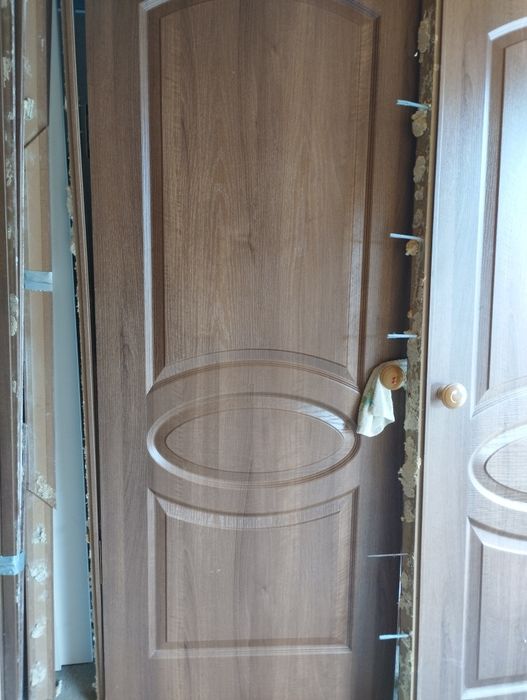 Продам меж комнатные двери